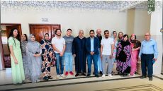 رئيس المجلس الإقليمي لآسا الزاك يستقبل أطر مركز اللغات ومتطوعين دوليين ويؤكد دعمه للمشاريع التربوية والثقافية